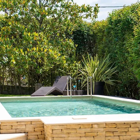 Exquisite With Private Pool In *