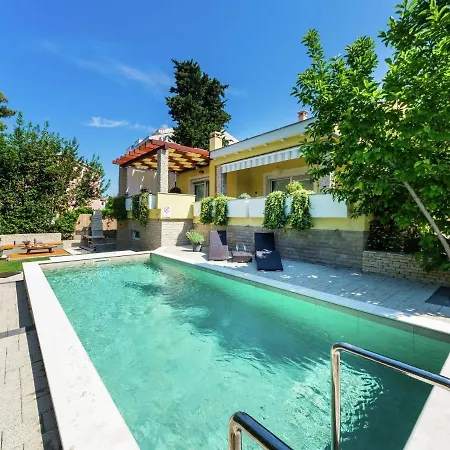 Exquisite With Private Pool In Villa